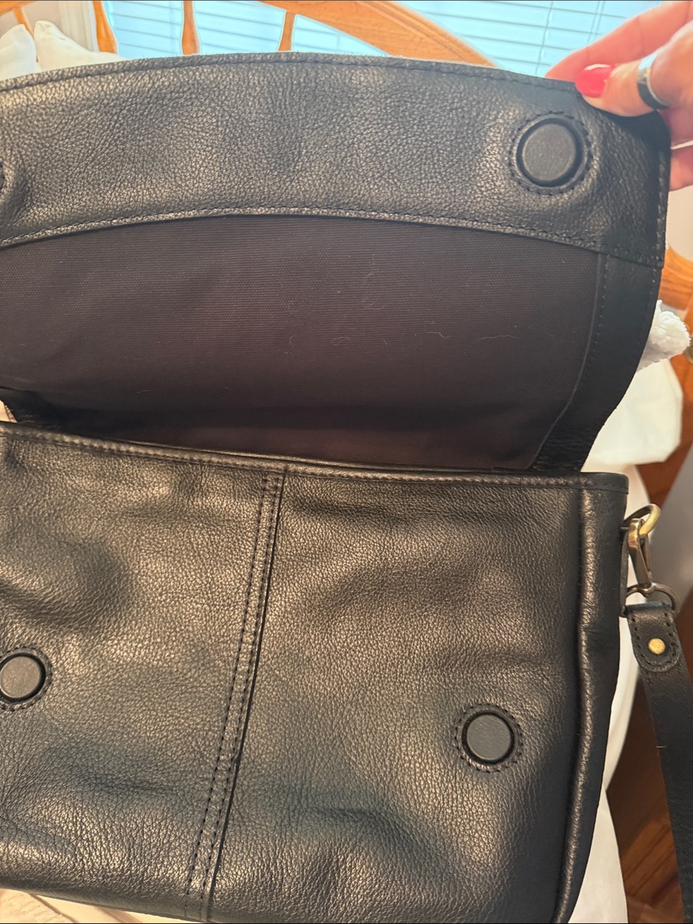 Portland Leather Black Pebble Grain Leather Messenger Bag with Adjustable Strap - Picture 10 of 16
